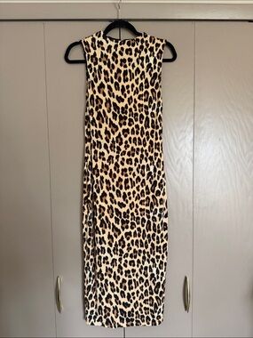 Alice + Olivia Leopard Print Midi Dress in Tan, Black, Brown